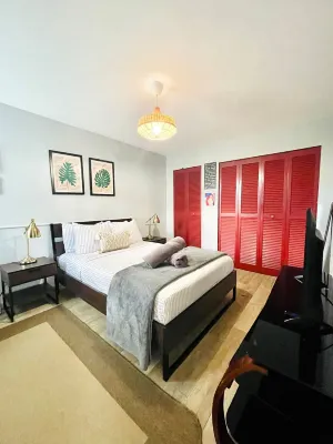 Rainforesthouse1-bl in Ceiba