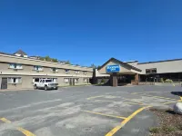 Rodeway Inn - Sudbry - parking