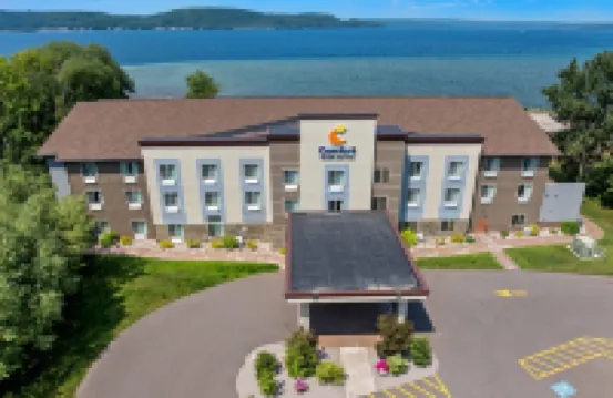 Comfort Inn & Suites Munising-Lakefront