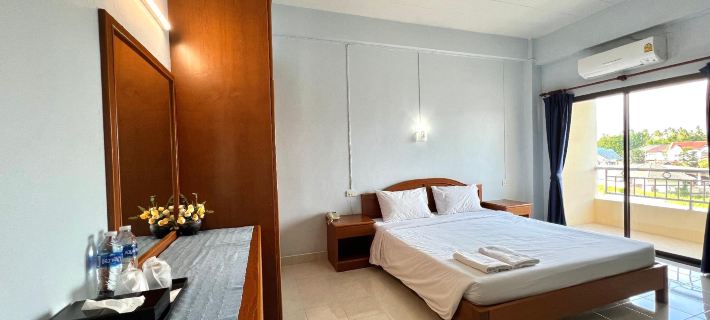 Ritzy House Hotel Hotels in Chumphon