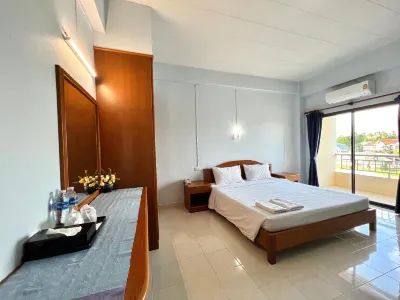 Ritzy House Hotel Hotels in Na Thung