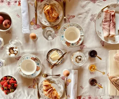 Maison Adrienne Отели в г. Мён