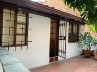 El Solar Hostel - Comuna 13, Graffitour Hotels in 