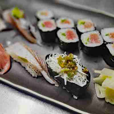 寿司職人が始めた宿 “ 一歩(てくてく)“ Dining/Meeting Rooms