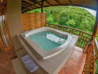 Lost Iguana Resort and Spa Hotel a El Castillo