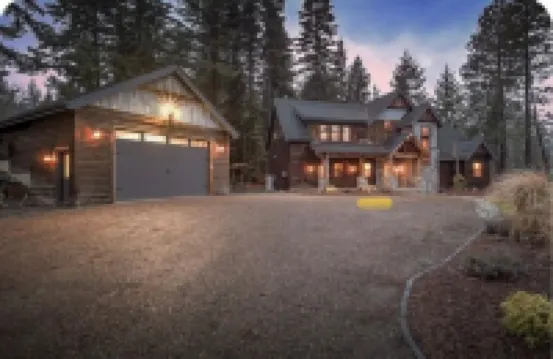 New Hot Tub - 3 Bedroom - 3.5 Bath - Bedrooms Have Private Bathrooms - Fire Pit