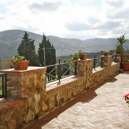 Country House in Chiusdino with Panoramic Views