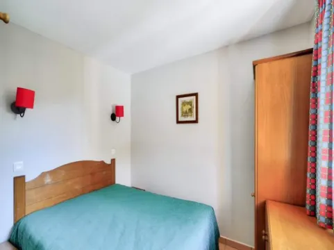 Apartment in Lougratte Near Pool & Lake