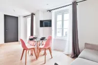 Elegant Stay Steps from Jardin du Luxembourg 瓦文地鐵站（Vavin Metro Station）附近的飯店