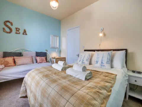 Apartment in Beaumaris near the Coastline Отели в г. 