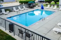 Quality Inn Moss Point - Pascagoula - Pools