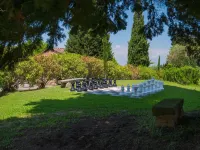 Apartment in Tuscany with Pool and Garden