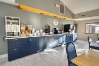 Super 8 by Wyndham Hot Springs - breakfast