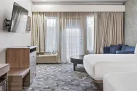 유니버시티 파크 인 앤드 스위트