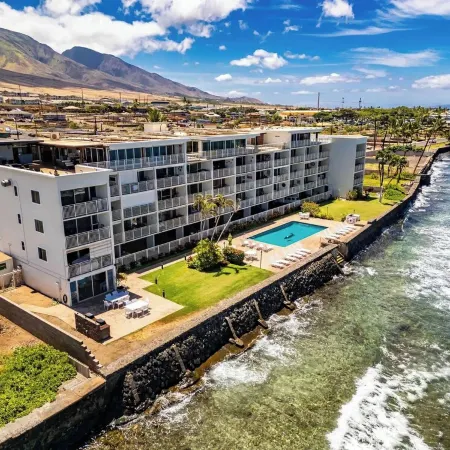 2-Bedroom Oceanfront Paradise – Newly Refreshed Lahaina Gem w/Breathtaking Views