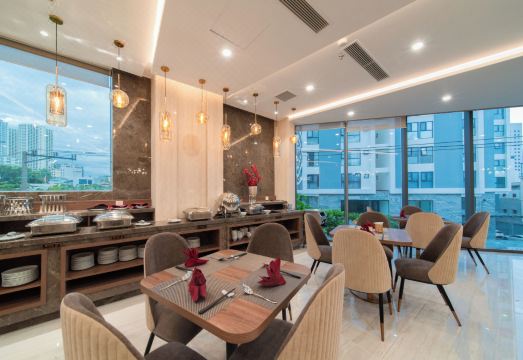 제니아 호텔 다이닝 공간