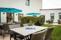 Hotel am Wiesenweg l 24h Check-IN Hotels in Bergtheim