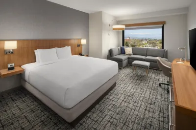 Hyatt Place Denver Cherry Creek Отели в г. 