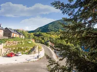 Cozy Pyrenees Getaway - Apartments