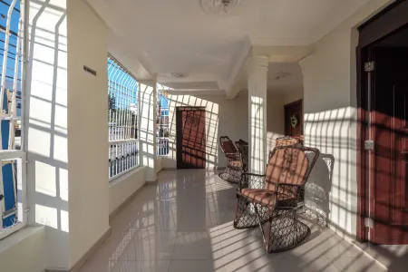 Family 2 Bedroom Apartment in Corales del Sur Отели рядом с достопримечательностью «Маяк Колумба»