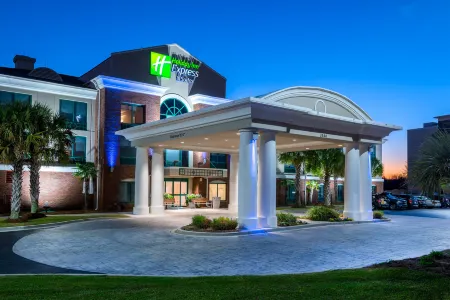 Holiday Inn Express & Suites Florence I-95 & I-20 Civic Ctr Отели в г. Флоренс