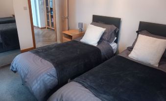 Remarkable Seaside Apartment - Sleeps 4