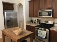 Charming 1-bedroom condo in awesome Modesto with WiFi, AC