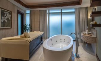 Diplomat Radisson Blu Hotel, Residence and Spa