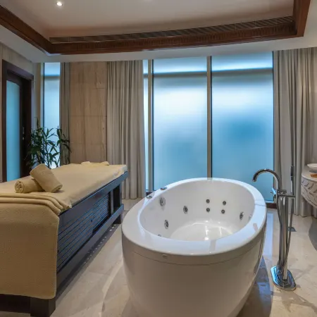 Diplomat Radisson Blu Hotel, Residence and Spa