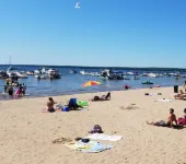 Lake Front House with Pool and Hot Tub and Game Room Hotels in Cicero