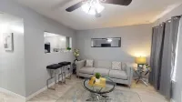I841 – World Cup Stay - 18 Min to at&T - Sleeps 4 - Public Transit