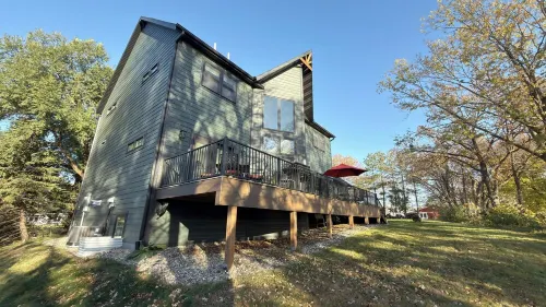 New Construction on Beautiful Lake Victoria!  Close to Town!