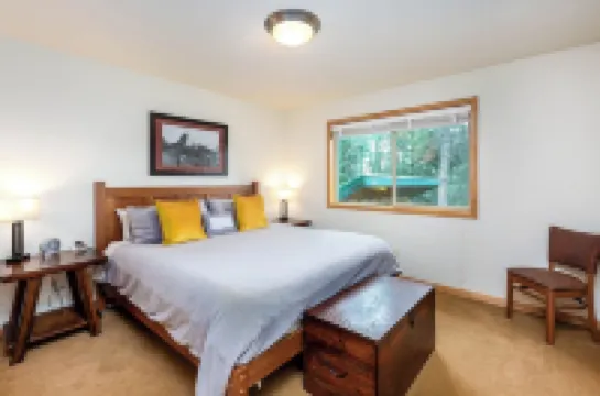 Large Mountain Home Near Crescent, Odell & Crater Lakes. Family Reunion Home!