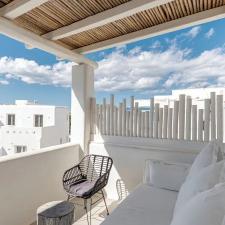 Majo Suites Hotel