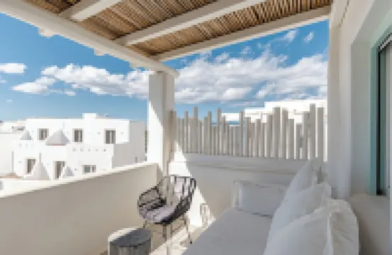 Majo Suites Hotel