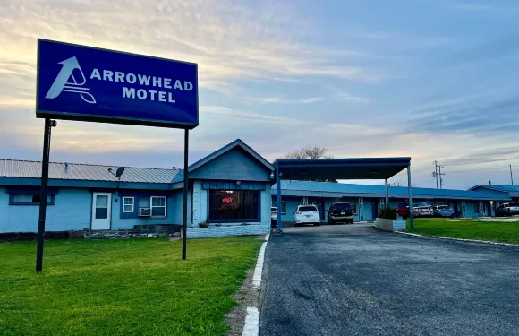 阿羅黑德汽車旅館