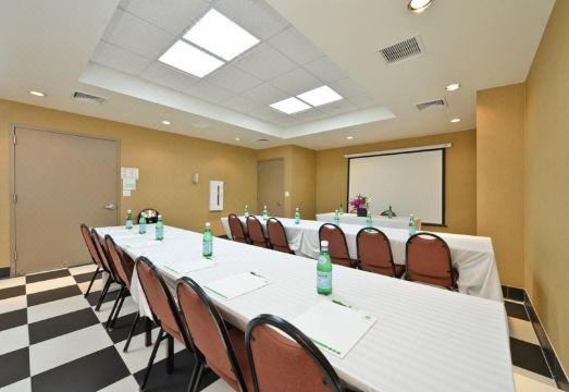 Holiday Inn NYC - LOWER EAST SIDE by IHG