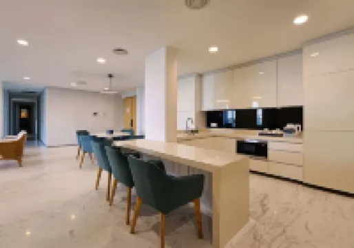 UH FLAT HOTELS & RESORTS PINETREE - breakfast