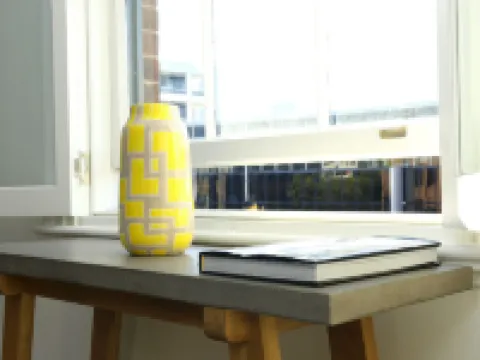 Inner-City Apartment Minutes Walk to Dining Hubs