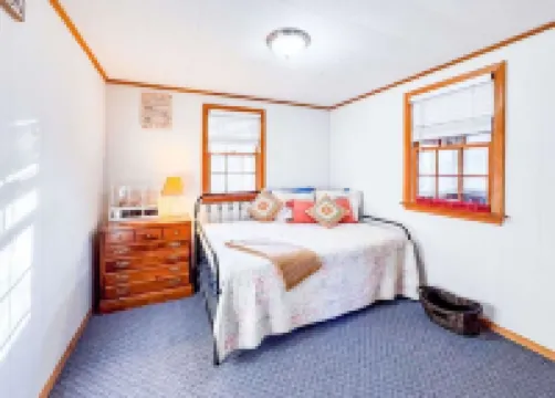 Taigh Loch - Lakes Region Retreat! Hotels in Alton