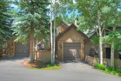 Luxury 4Br Pines Townhome Amongst the Peace and Quiet - breakfast