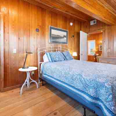 Laughin Place 7 Bedroom Home by Peace Vacations Rooms