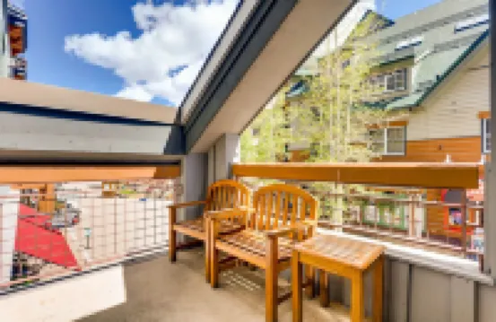 Updated 1Br Premier  at Black Bear Lodge- Kids Ski Free 1 Bedroom Condo by RedAwning