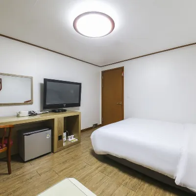 Hotel Coco Hotel dekat Terminal Bus Antarkota Imwon
