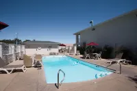 Motel 6 Kingman, AZ - Route 66 West - Pools