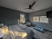 Quiet Home in the woods Hotels in Baileys Harbor