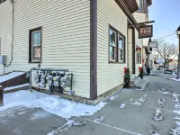 Delafield Vacation Rental Near Lakes and Parks! Hotel di Delafield