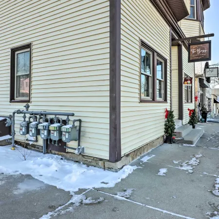 Delafield Vacation Rental Near Lakes and Parks! Отели в г. Делафилд