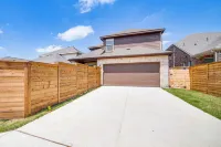 8 Mi to Celebration Station: Family Getaway! - Kitchens