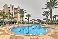 Beachfront Destin Condo w/ Pool & Harbor View! - pantai